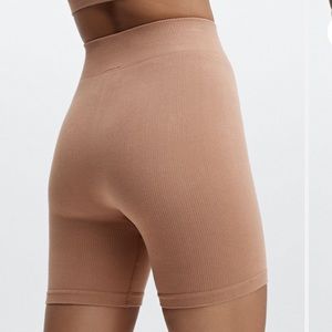 Cloud Seamless High-Waisted Short